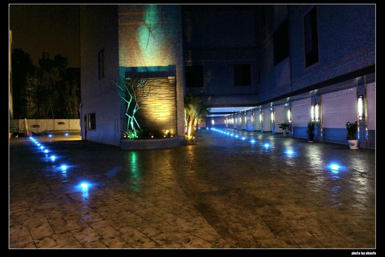 Mos Motel Taoyuan Exterior photo
